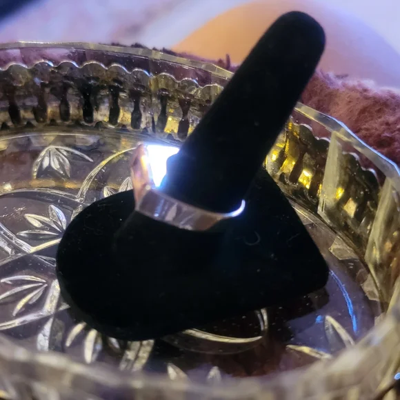 Sterling Silver Marked 925 Elegant Pink Gemstone Ring - Picture 5 of 7